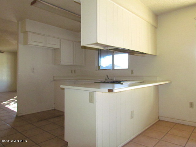 5322 West Granada Road Phoenix, AZ 85035 - Photo 15 of 40 023-118519 - Kitchen