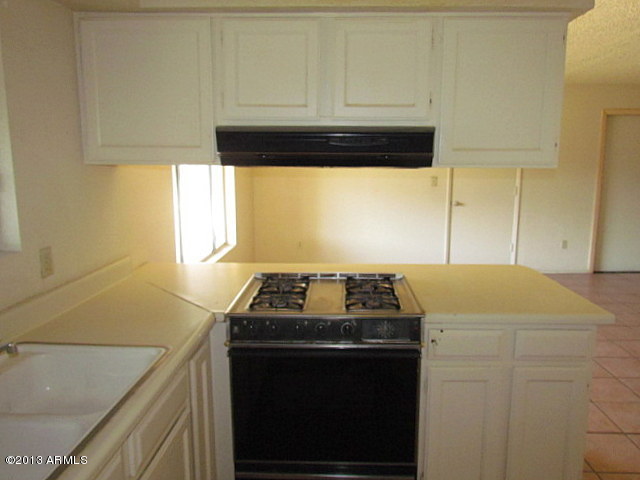 5322 West Granada Road Phoenix, AZ 85035 - Photo 18 of 40 023-118519 - Kitchen-003