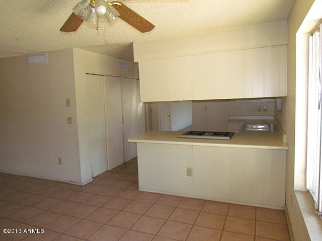 5322 West Granada Road Phoenix, AZ 85035 - Photo 21 of 40 023-118519 - Dining and Breakfast Bar