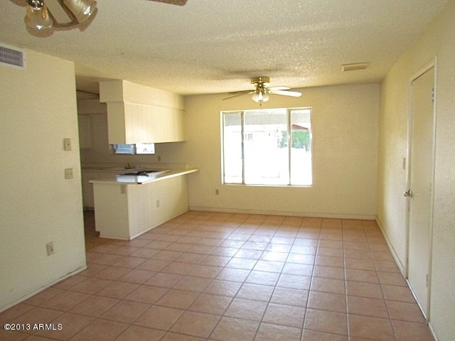 5322 West Granada Road Phoenix, AZ 85035 - Photo 22 of 40 023-118519 - Family Room-002