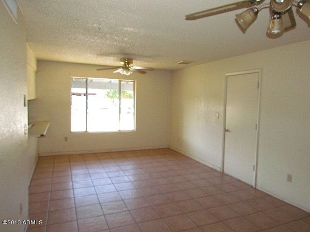 5322 West Granada Road Phoenix, AZ 85035 - Photo 23 of 40 023-118519 - Family Room-001