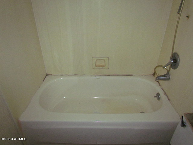 5322 West Granada Road Phoenix, AZ 85035 - Photo 37 of 40 023-118519 - Bathroom 2-001