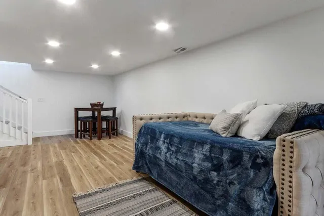 $3,200 | 190 Dewey Avenue, Fontana, WI 53125