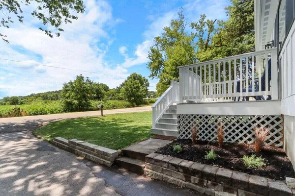 $3,200 | 190 Dewey Avenue, Fontana, WI 53125