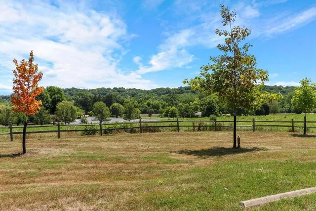 $3,200 | 190 Dewey Avenue, Fontana, WI 53125