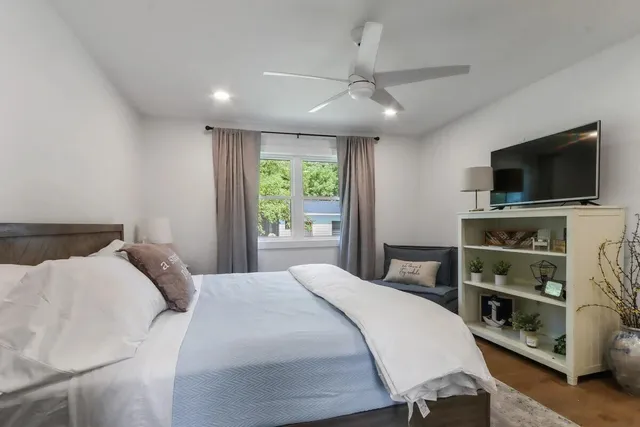 $3,200 | 190 Dewey Avenue, Fontana, WI 53125