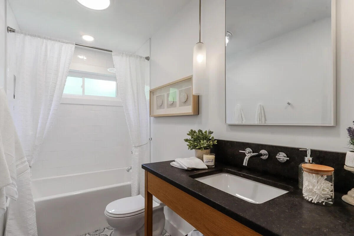 190 Dewey Avenue Fontana, WI 53125 - Photo 7 of 16 6