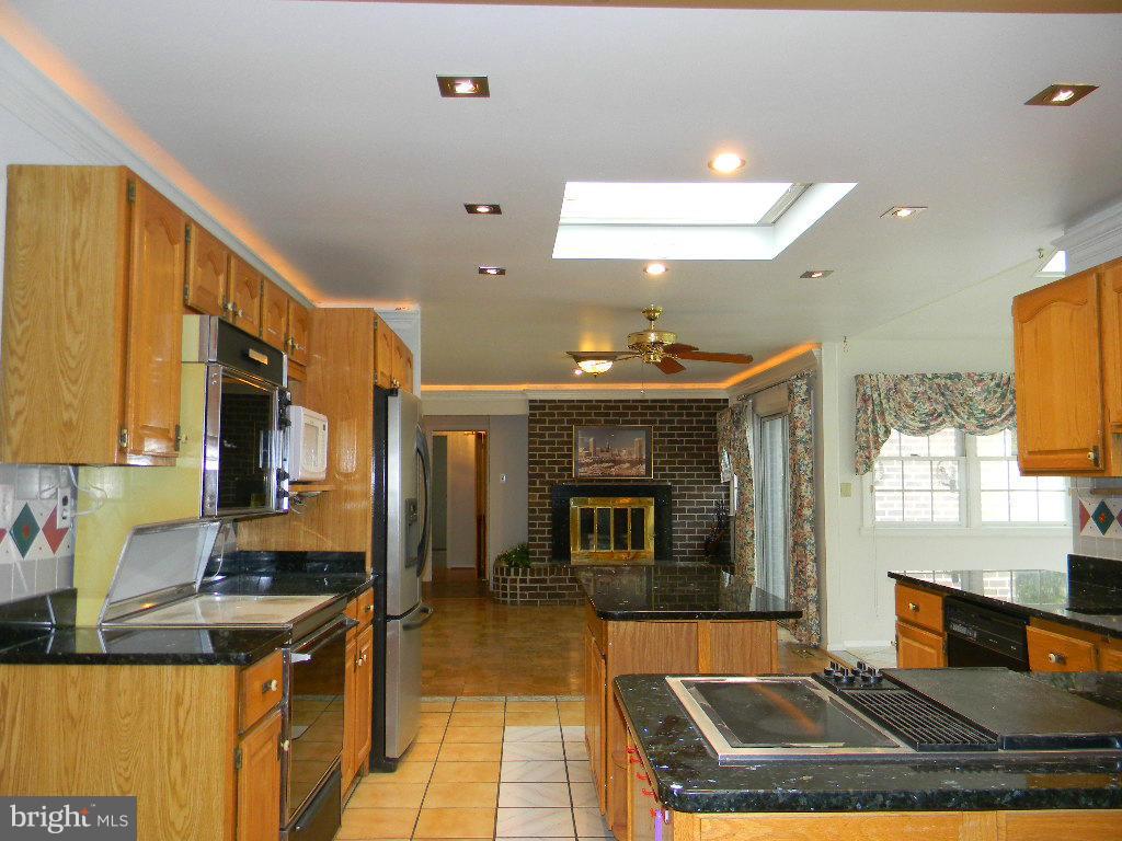 6 Linlow Court Baltimore, MD 21286 - Photo 11 of 22 Kitchen