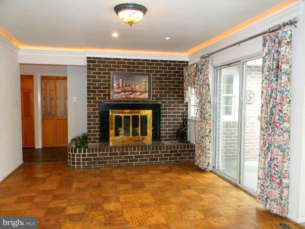 6 Linlow Court Baltimore, MD 21286 - Photo 13 of 22 Family Room with Fireplace