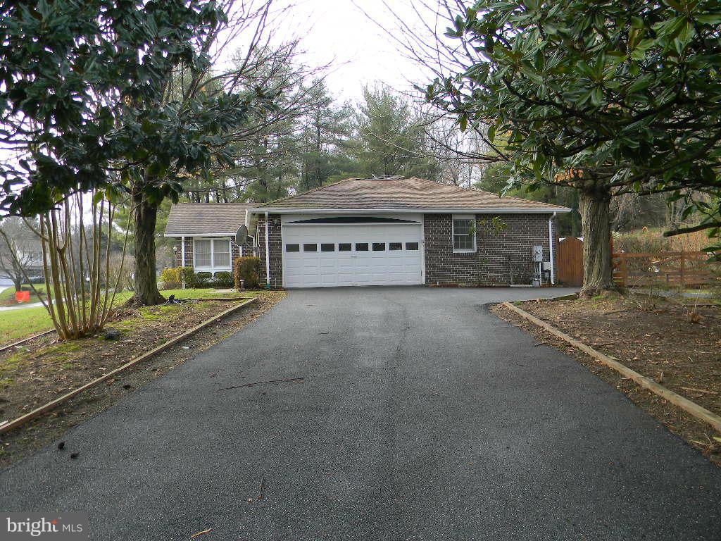6 Linlow Court Baltimore, MD 21286 - Photo 4 of 22 Two Car Garage