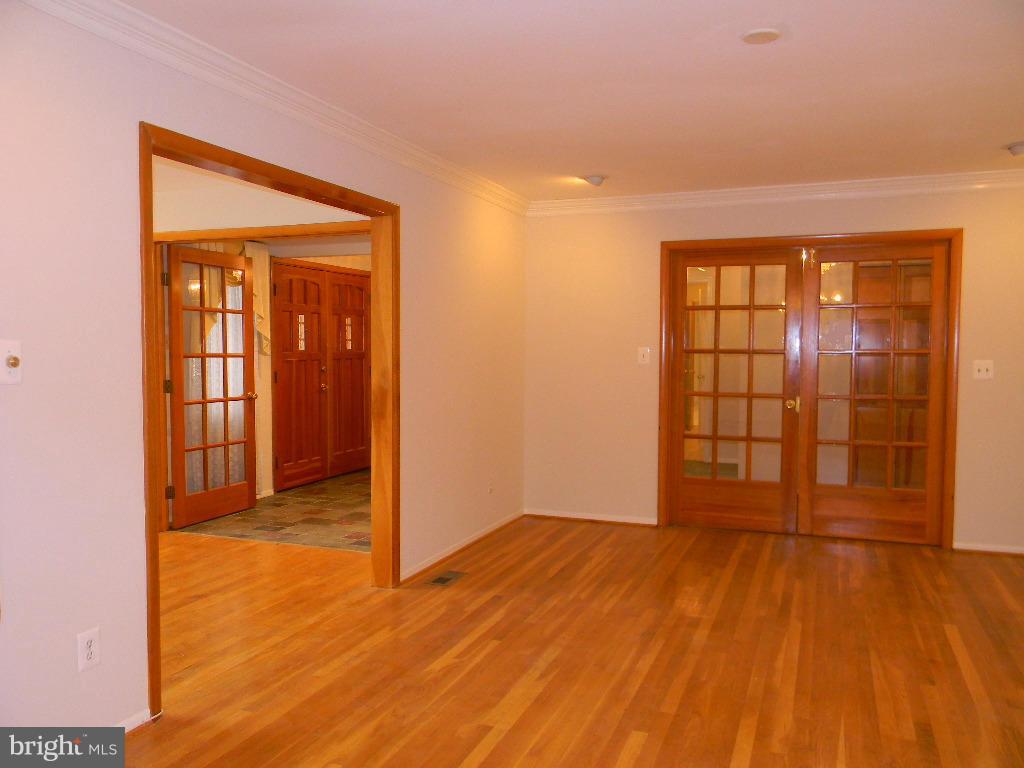 6 Linlow Court Baltimore, MD 21286 - Photo 6 of 22 Dining Room