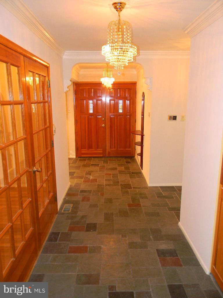 6 Linlow Court Baltimore, MD 21286 - Photo 9 of 22 Foyer