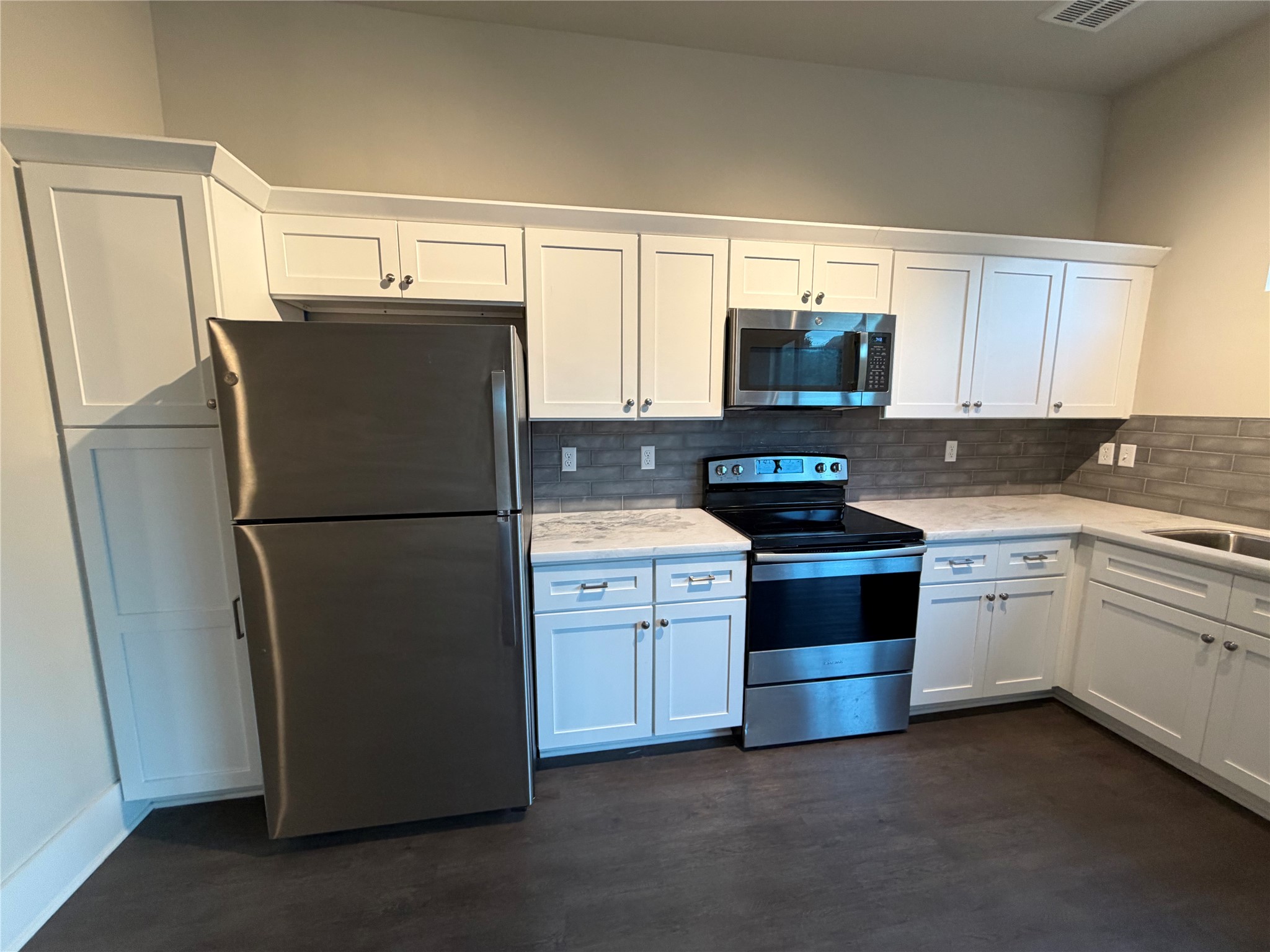 2727 Houston Avenue, Unit 202 Houston, TX 77009 - Photo 8 of 28