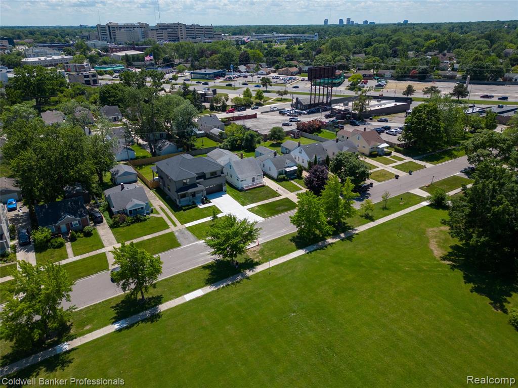 3521 Chester Road Royal Oak, MI 48073 - Photo 7 of 80