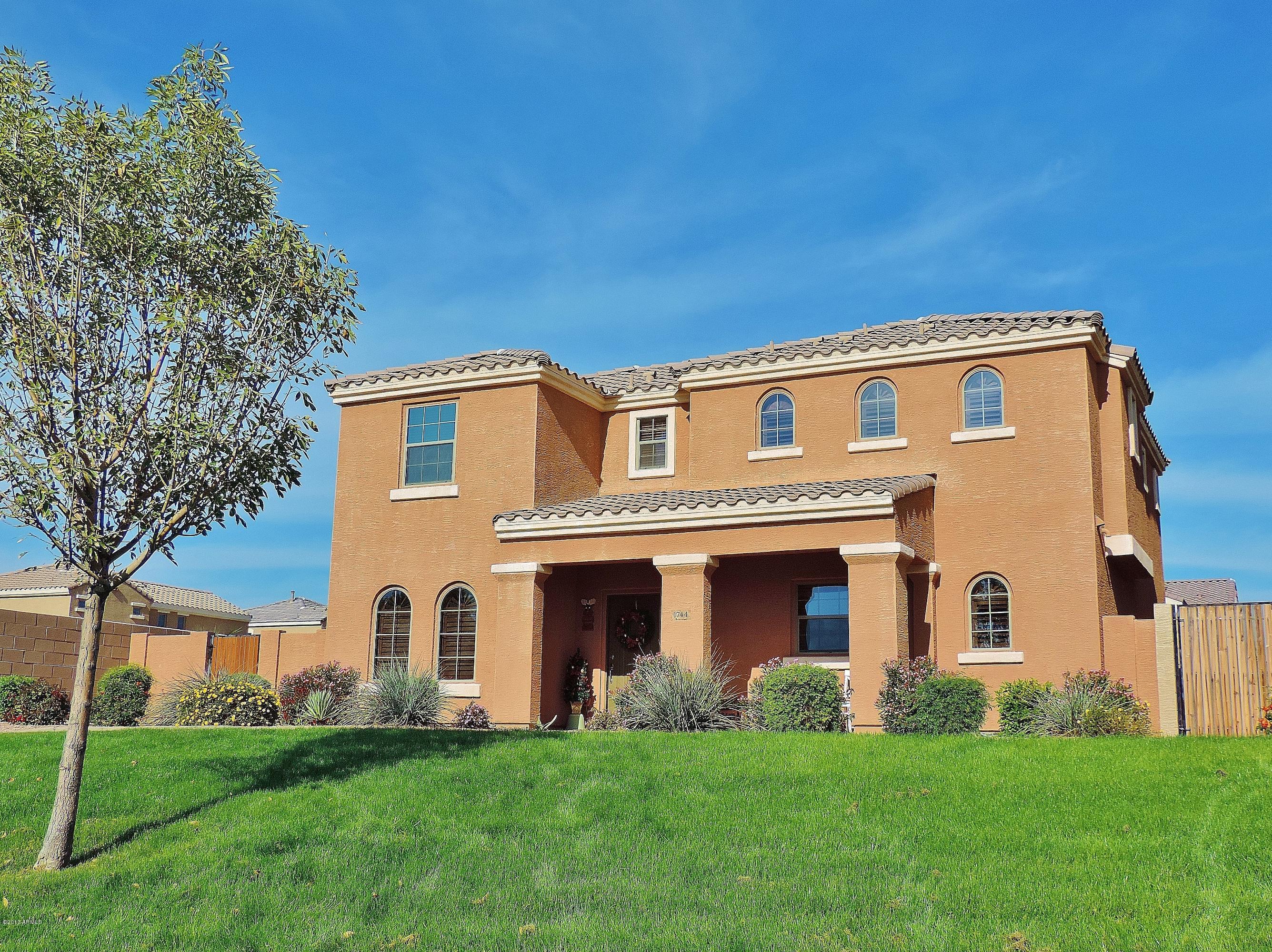 1744 South Martingale Road Gilbert, AZ 85295 - Photo 4 of 24 1 Front