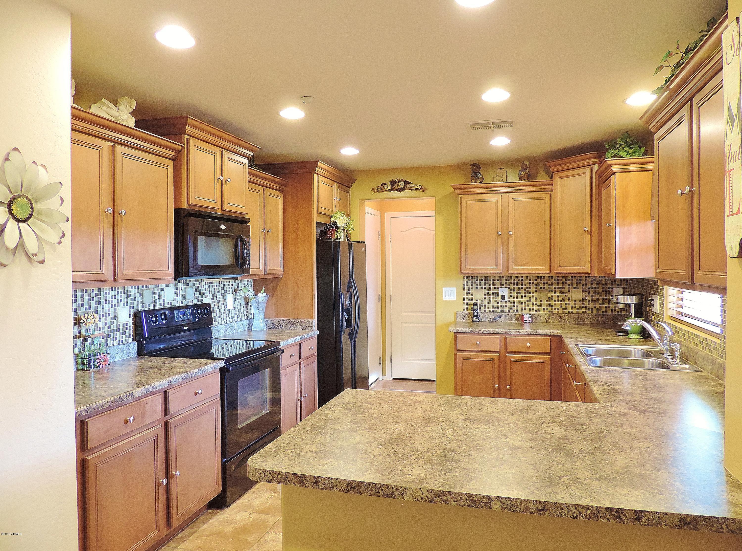 1744 South Martingale Road Gilbert, AZ 85295 - Photo 5 of 24 5 Kitchen
