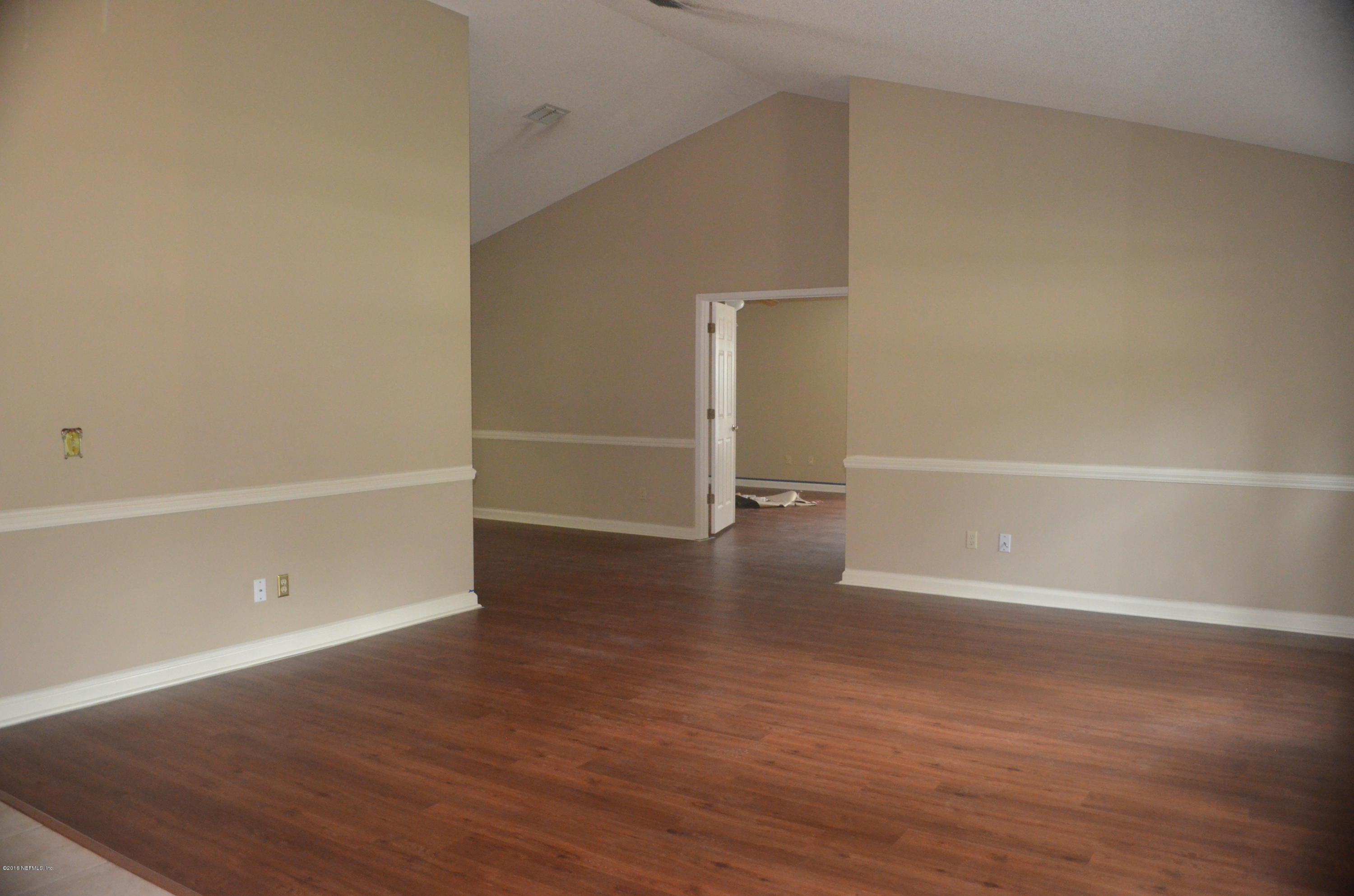 1008 Larkspur Loop St. Johns, FL 32259 - Photo 4 of 15 LIVINGROOM