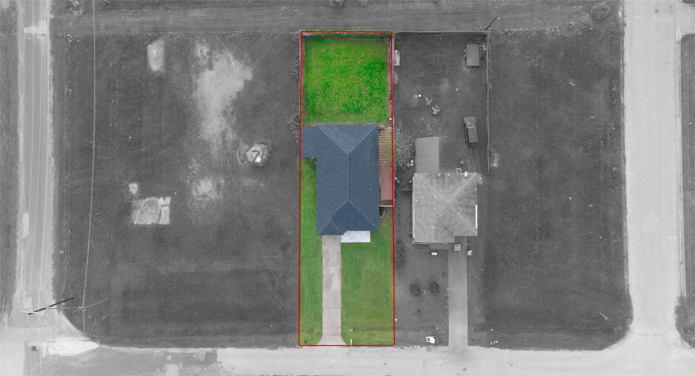 2031 7th Street Hempstead, TX 77445 - Photo 30 of 30 a bathroom with a shower