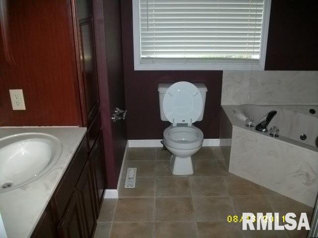12531 Corey Road Carlyle, IL 62231 - Photo 9 of 15