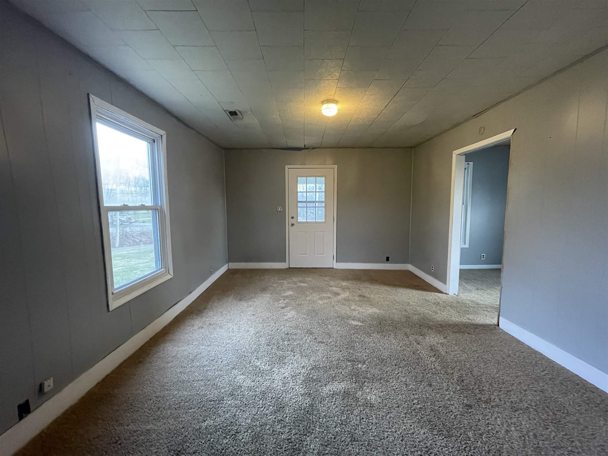 1083 Coxton Road Bedford, IN 47421 - Photo 4 of 13