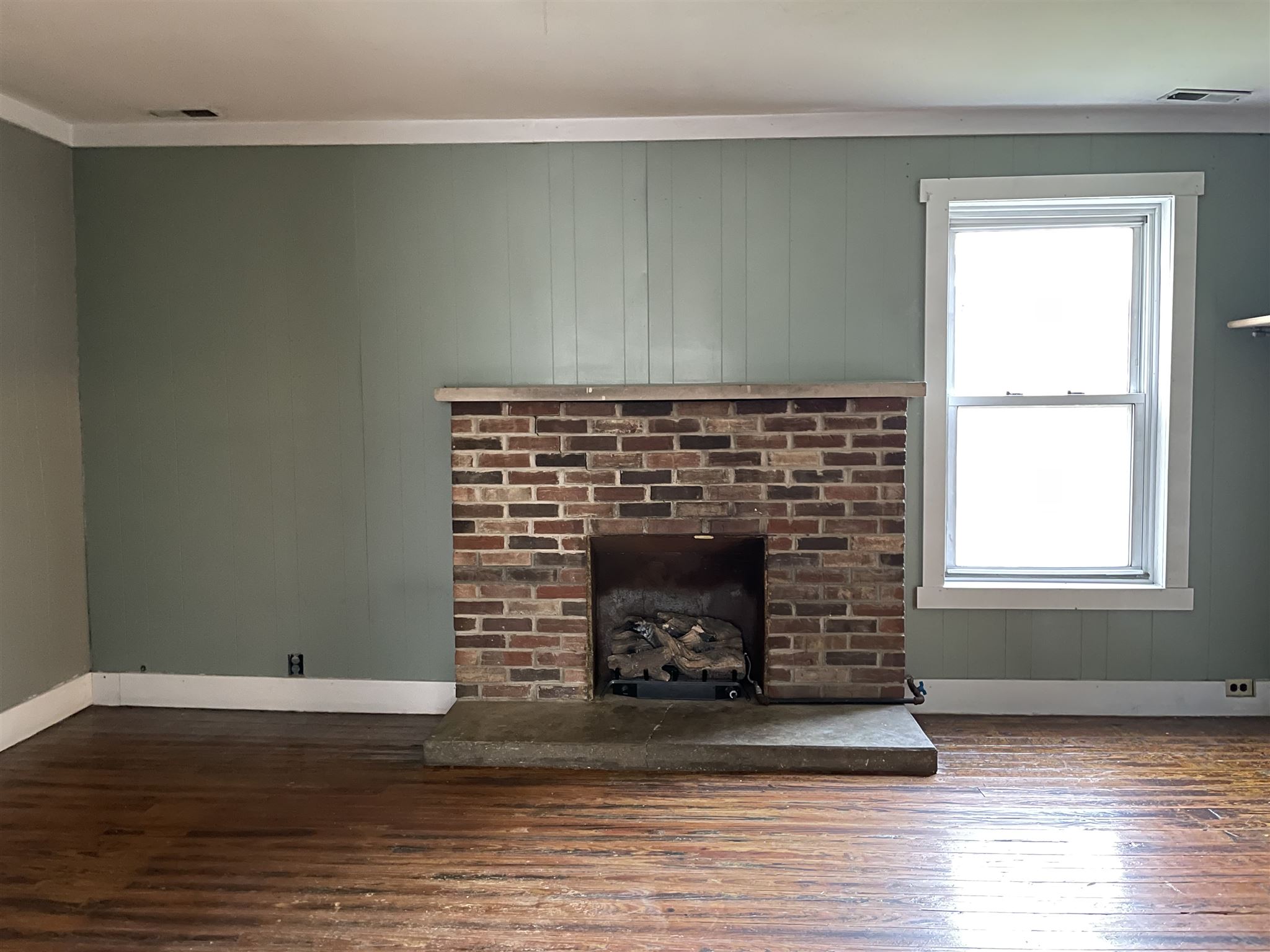 1083 Coxton Road Bedford, IN 47421 - Photo 5 of 13