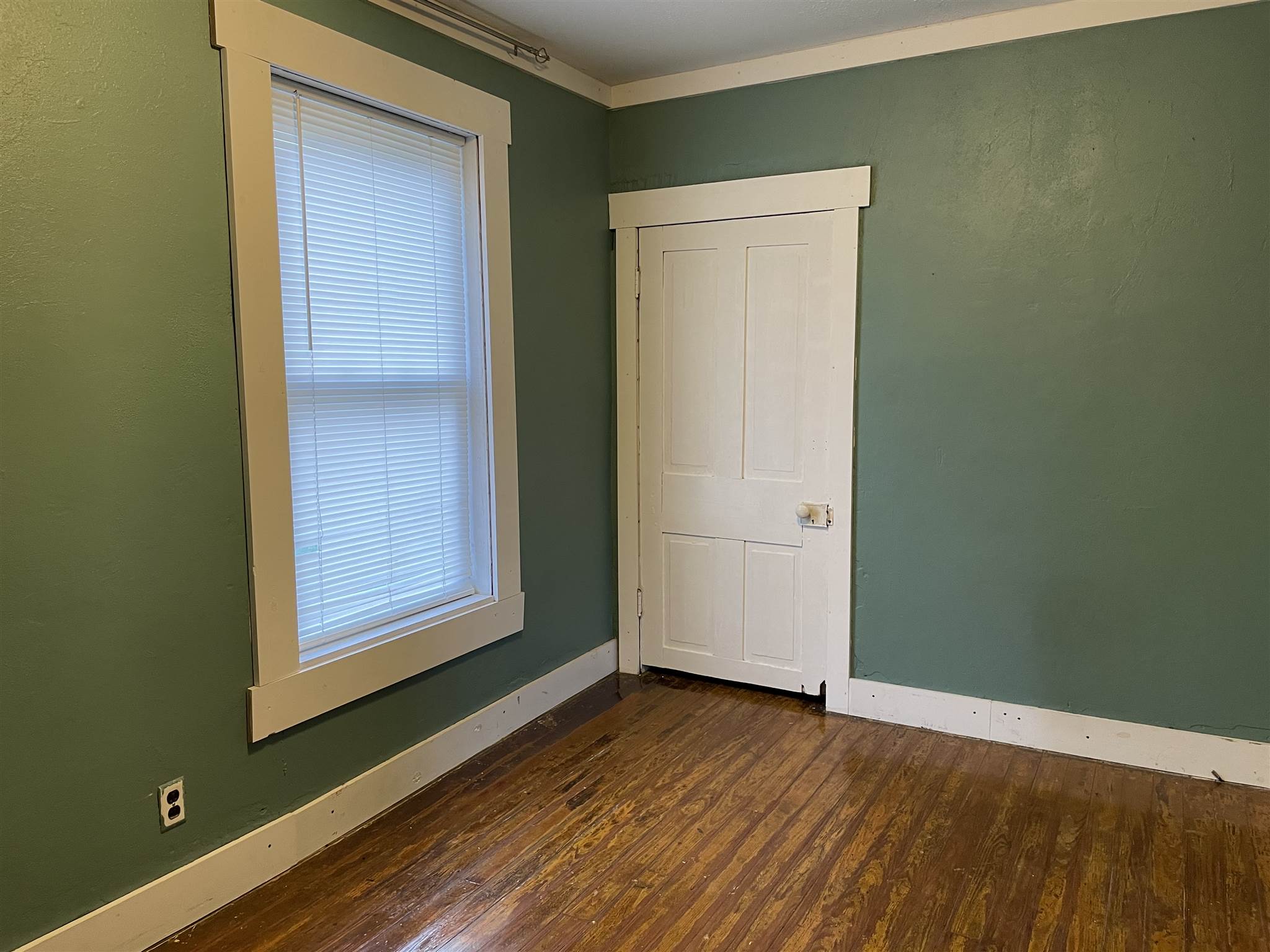1083 Coxton Road Bedford, IN 47421 - Photo 6 of 13