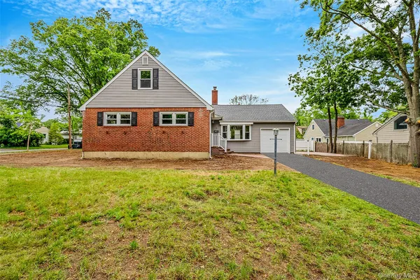 $649,999 | 24 Russell Street, Amityville, NY 11701