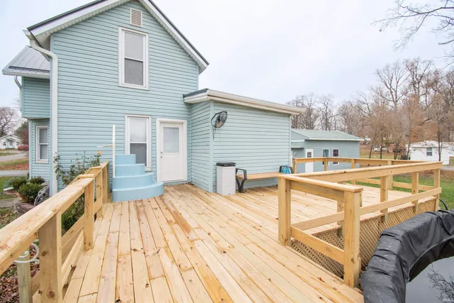 $175,000 | 102 Lovette Street, Wolcottville, IN 46795