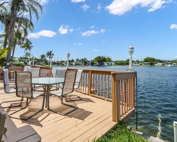 $349,900 | 3033 Lakeshore Drive, Dania Beach, FL 33312