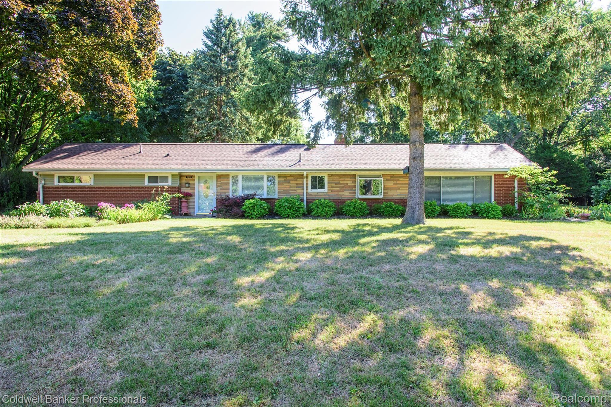 2951 Acorn Road Bloomfield Hills, MI 48302 - Photo 1 of 17 2020 2951 Acorn BH 2599.JPG