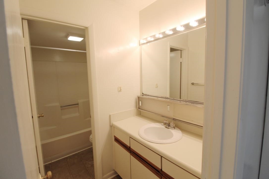 1372 Hunters Road, Unit C Harrisonburg, VA 22801 - Photo 11 of 13 Gallery Image 11