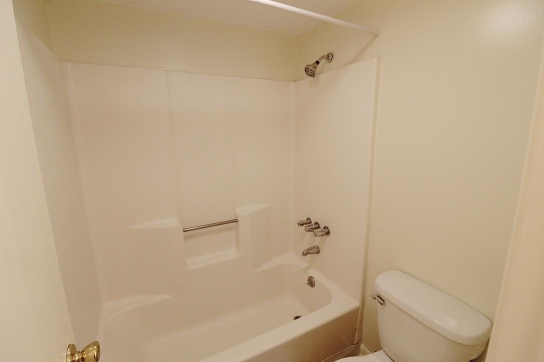 1372 Hunters Road, Unit C Harrisonburg, VA 22801 - Photo 10 of 13 Gallery Image 10