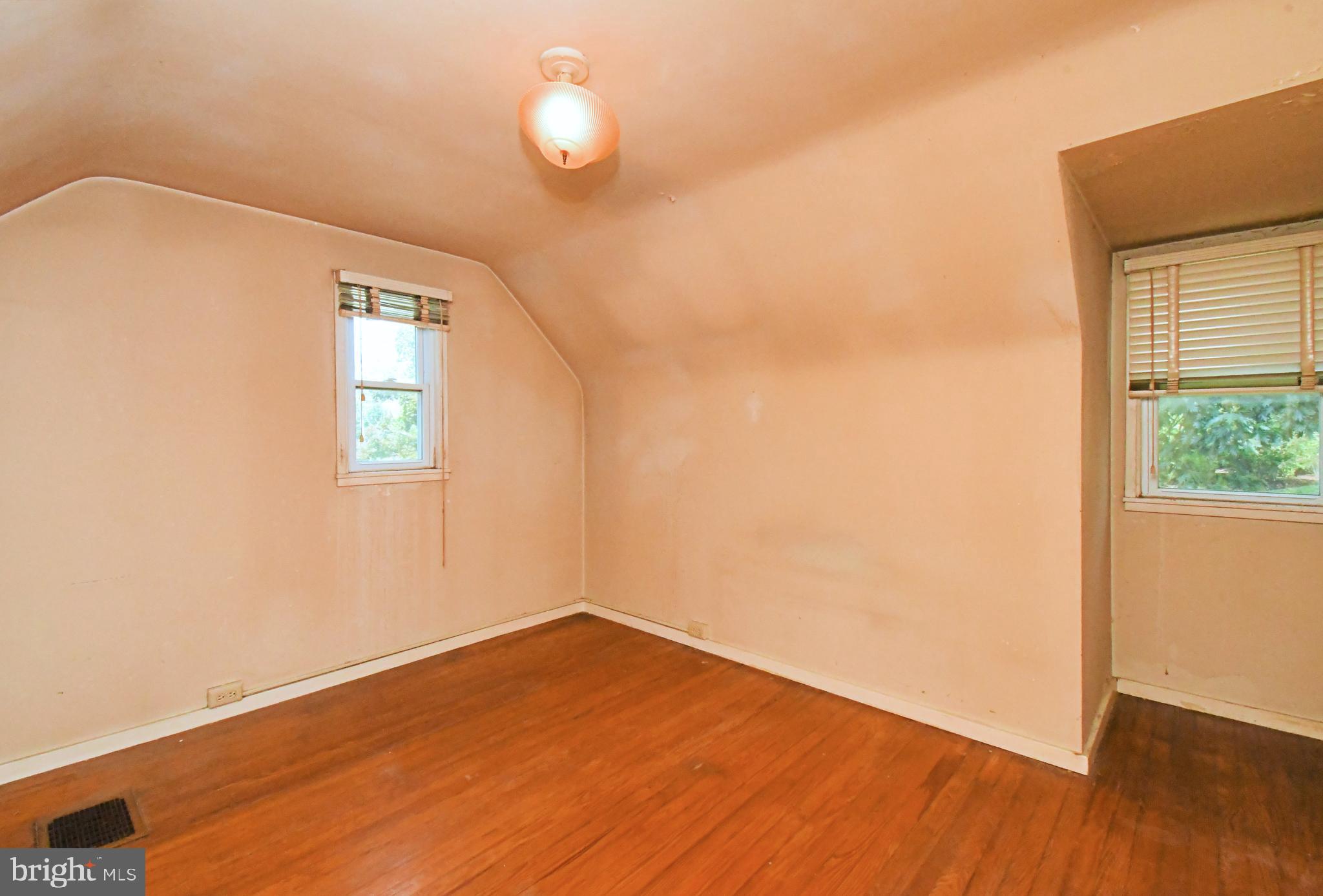 889 Old Lancaster Road Berwyn, PA 19312 - Photo 30 of 37 2nd Level Bedroom