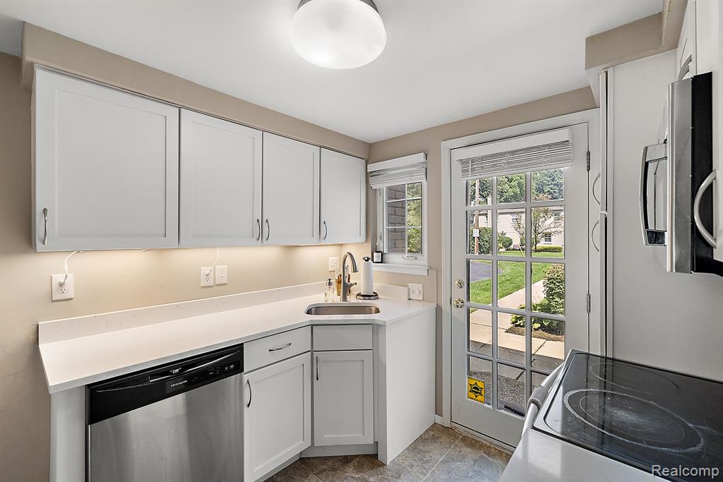 1807 Graefield Road Birmingham, MI 48009 - Photo 15 of 55