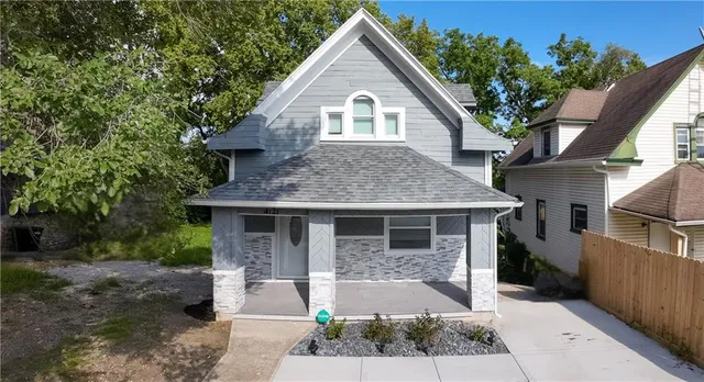 $295,000 | 4121 Woodland Avenue, Kansas City, MO 64110