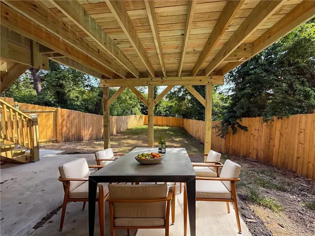 $295,000 | 4121 Woodland Avenue, Kansas City, MO 64110