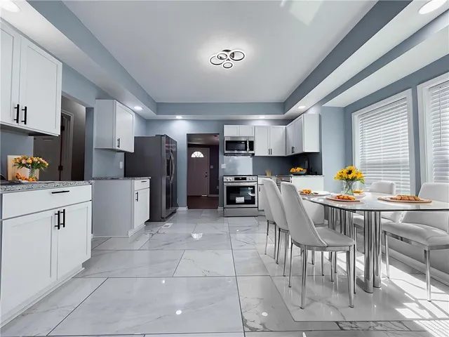 $295,000 | 4121 Woodland Avenue, Kansas City, MO 64110