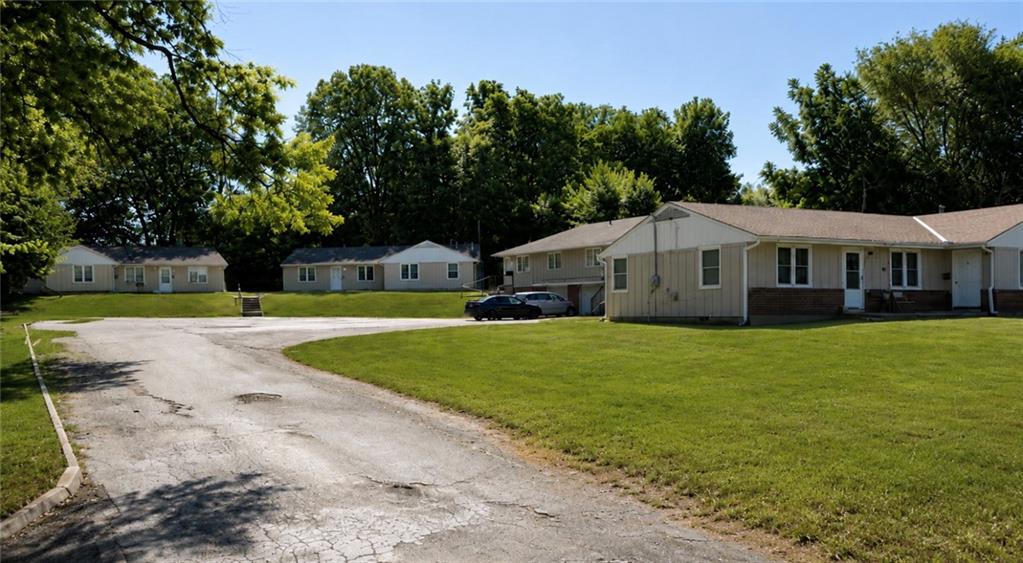 5941 Raytown Road Raytown, MO 64133 - Photo 1 of 38