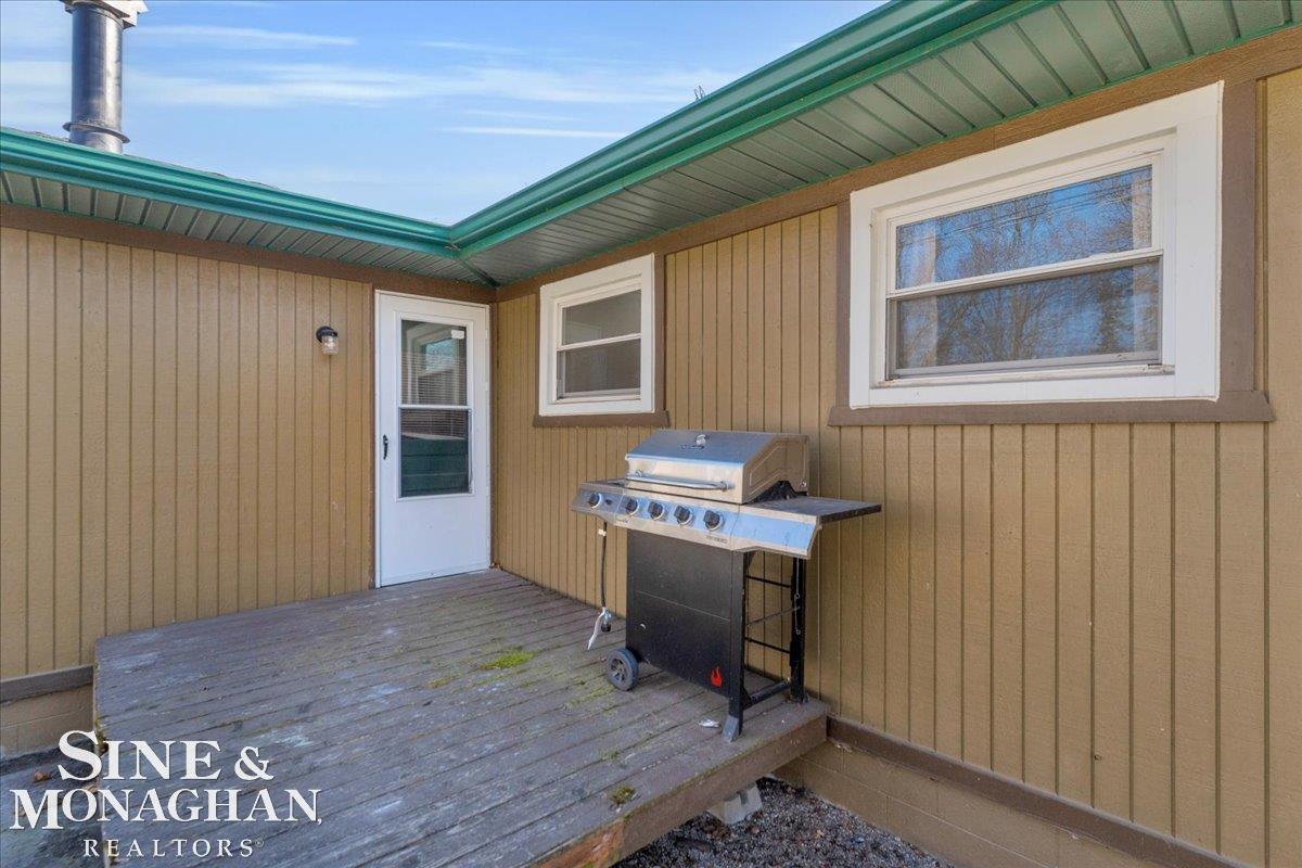 422 Edgewater Avenue Algonac, MI 48001 - Photo 24 of 29 50169318-f5d7e09d-570a-46eb-8848-906ec2c5b491.JPG