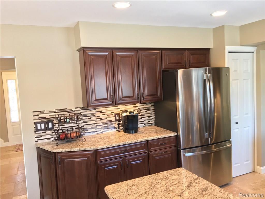 18642 Levan Road Livonia, MI 48152 - Photo 19 of 69 IMG_9355.JPG