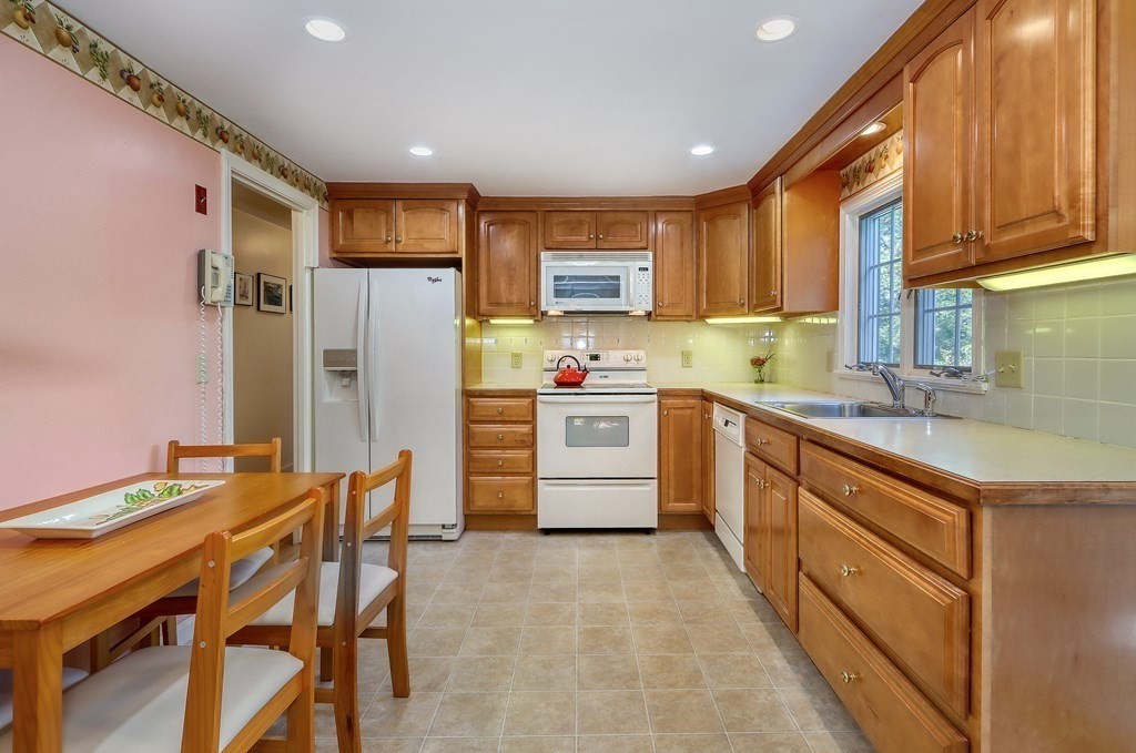 50 Boston Rock Road Melrose, MA 02176 - Photo 10 of 41 Gallery Image 10