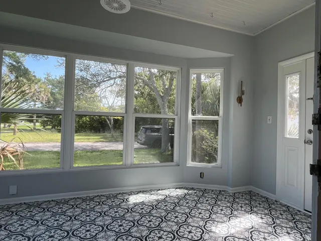 a window in an empty room