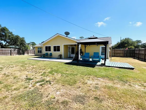 a view of outdoor space yard deck and patio