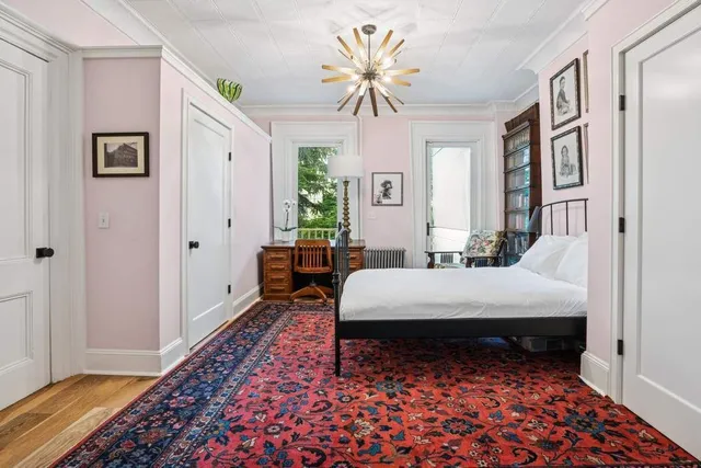 a view of living room with washer and dryer