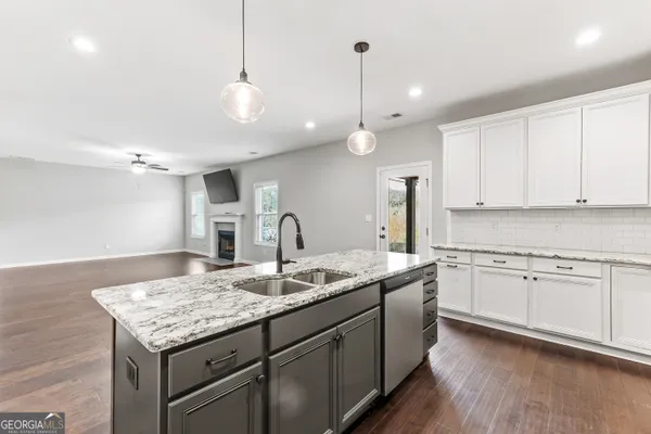 $349,900 | 203 Amberley Court, Kathleen, GA 31047