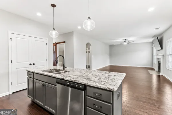 $349,900 | 203 Amberley Court, Kathleen, GA 31047