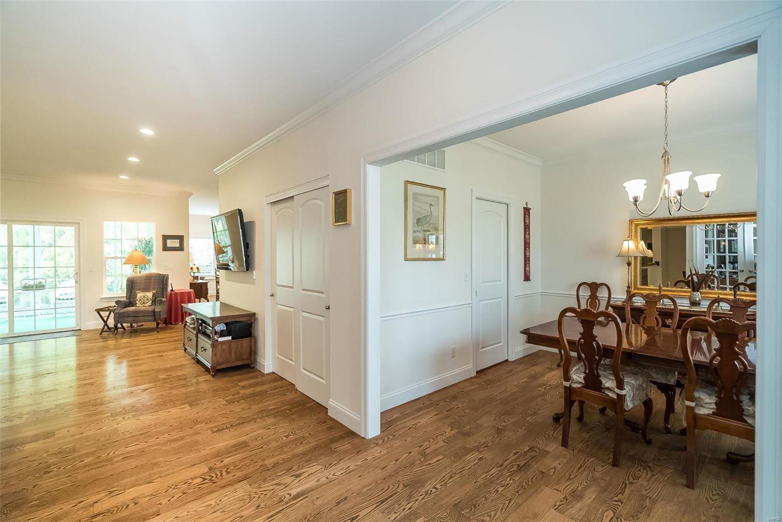 737 Dougherty Ferry Road St. Louis, MO 63122 - Photo 4 of 48