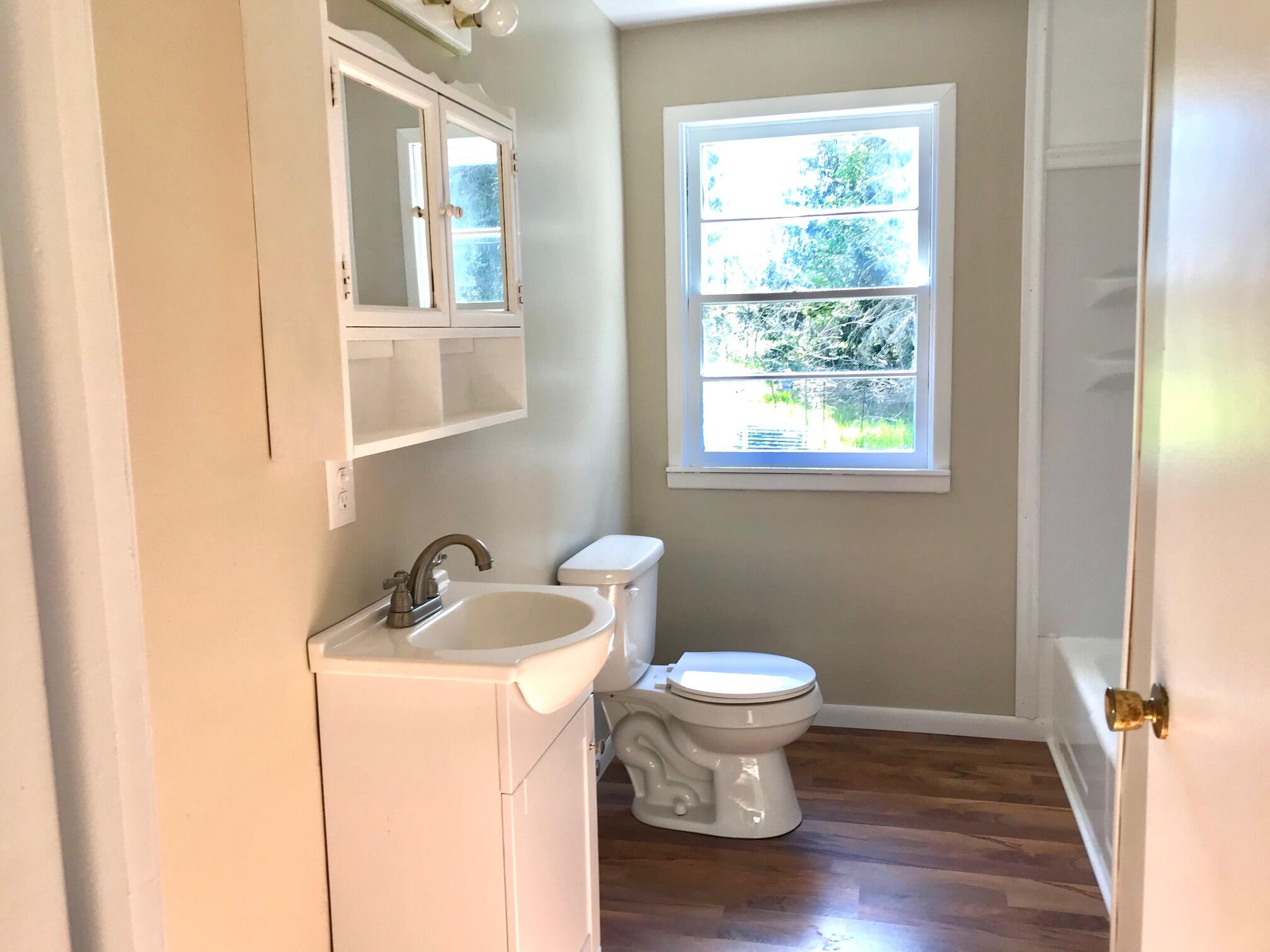 3771 Lorenson Road Muskegon, MI 49445 - Photo 15 of 24 Bathroom
