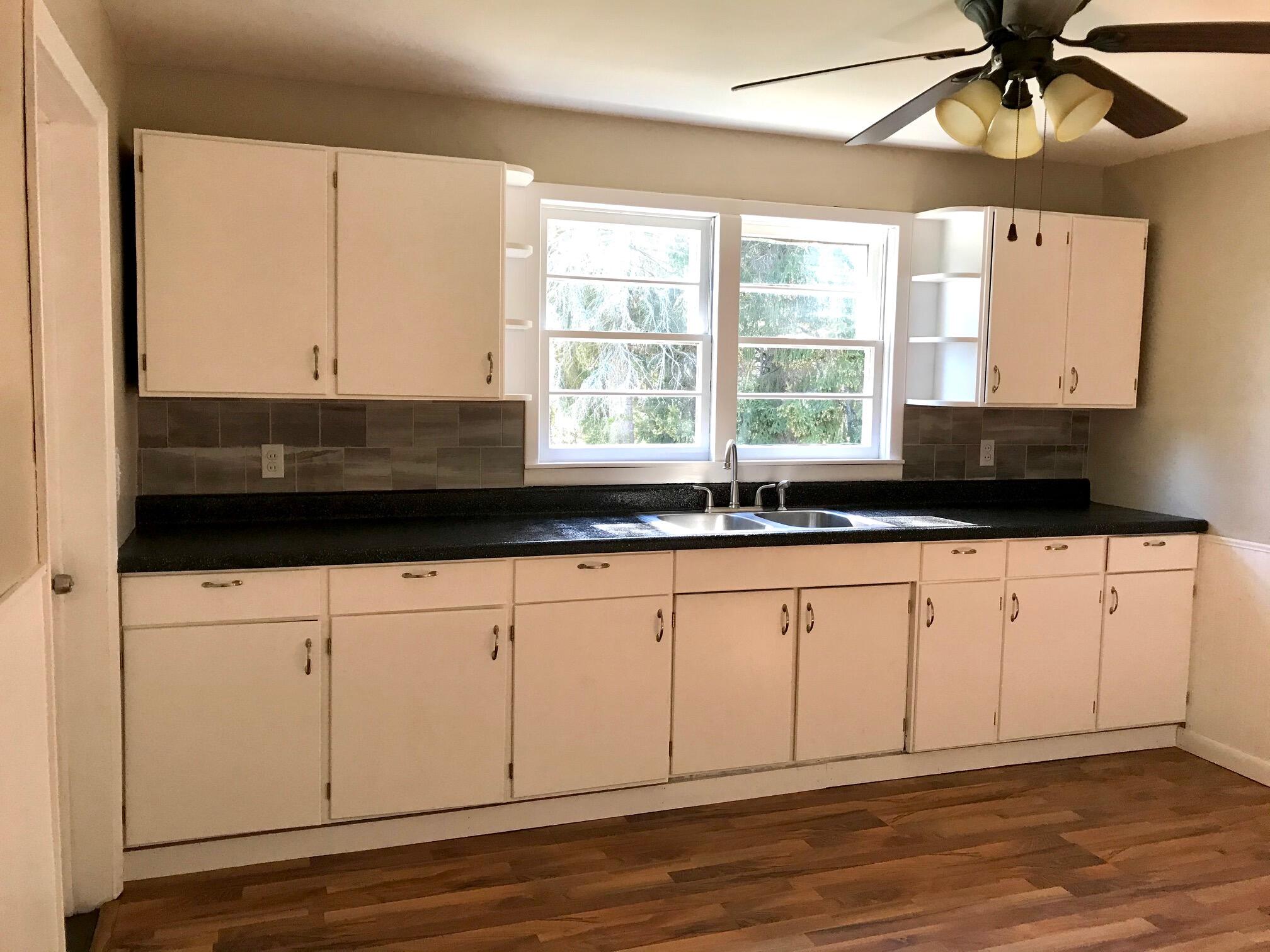 3771 Lorenson Road Muskegon, MI 49445 - Photo 6 of 24 Kitchen