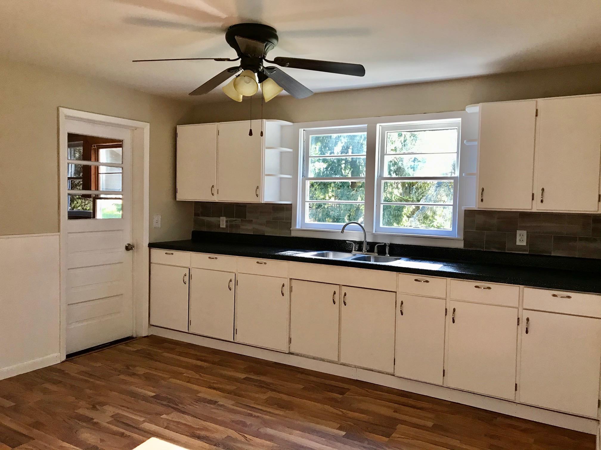 3771 Lorenson Road Muskegon, MI 49445 - Photo 7 of 24 Kitchen